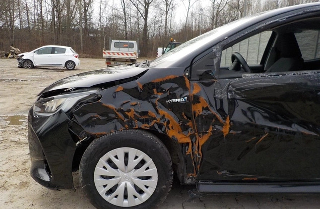 Toyota Yaris cena 30900 przebieg: 19611, rok produkcji 2021 z Mielec małe 407